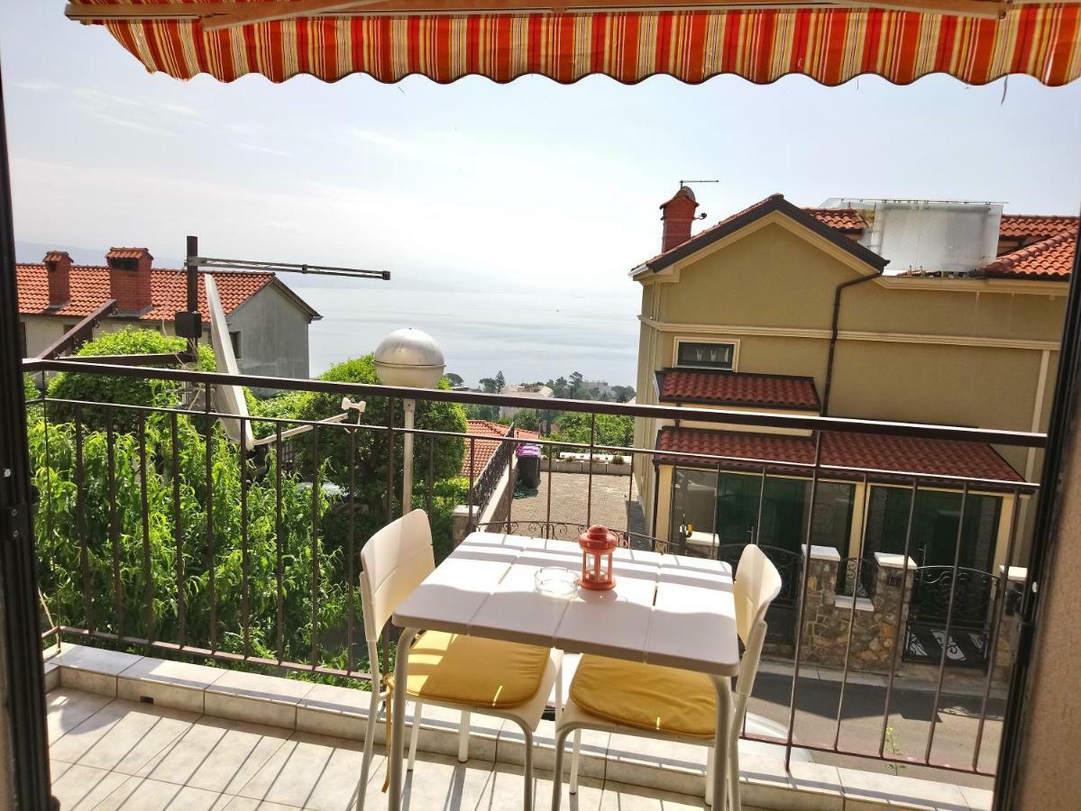 Charming Hill Apartment Опатия Экстерьер фото